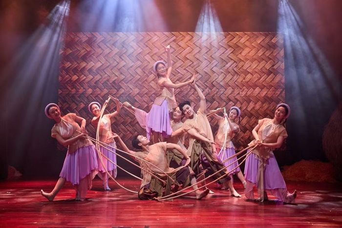 Nhiều làng nghề được tôn vinh trong vở diễn "Những lớp phù sa".