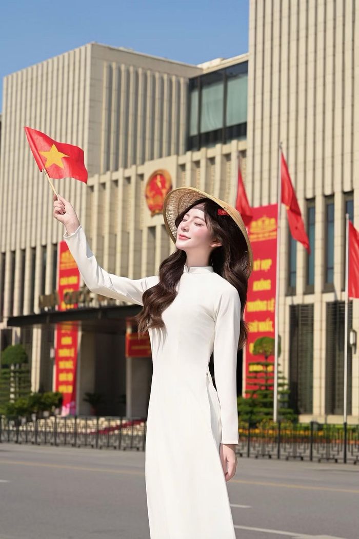 Bộ ảnh được Hải Yến quyết định thực hiện trong một dịp ý nghĩa, hướng đến chào đón Quốc khánh 2/9.