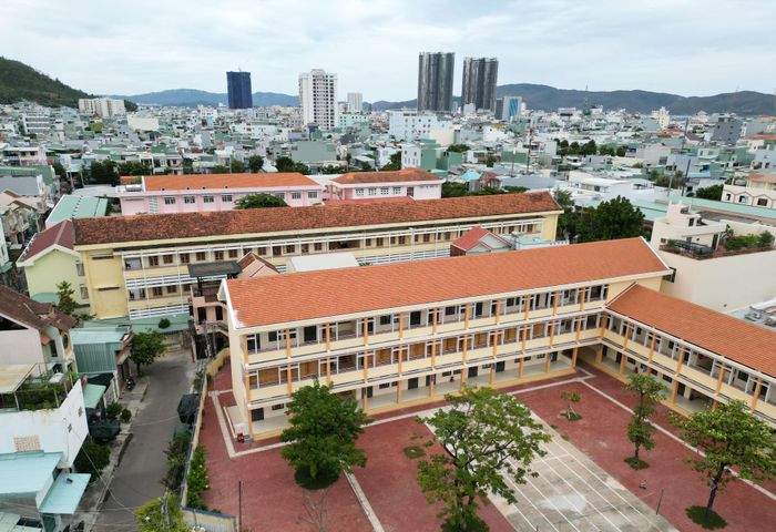 Không gian một trường tiểu học ở khu vực Quy Nhơn được đầu tư khang trang