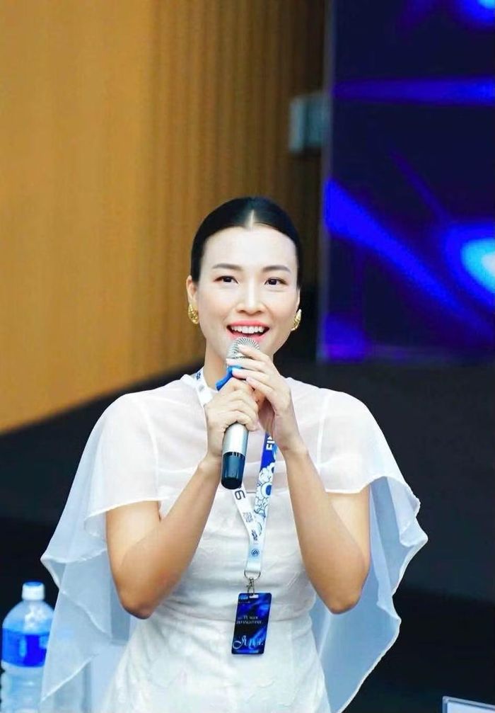 Mỗi khi xuất hiện tại các sự kiện, cô thường nhận được nhiều lời khen nhờ hình ảnh chỉn chu, tươi tắn. Ảnh: FB Vu Ngoc Hoang Oanh
