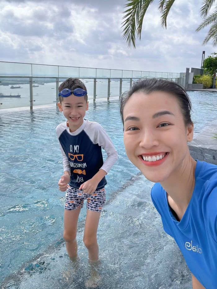 Sau 4 năm kể từ cuộc hôn nhân tan vỡ, Hoàng Oanh dường như đã tìm được nhịp sống phù hợp, vừa làm việc, chăm sóc con trai, vừa dành thời gian cho bản thân và tình yêu mới. Hành trình của nữ MC cho thấy cô đang chủ động xây dựng một cuộc sống riêng ổn định, tích cực và nhiều màu sắc hơn. Ảnh: FB Vu Ngoc Hoang Oanh