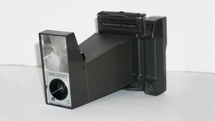 Những mẫu thiết bị thất bại về thương mại như Polaroid Big Shot hay Polavision lại được giới sưu tầm quan tâm nhờ thiết kế độc đáo và số lượng còn lại hạn chế.