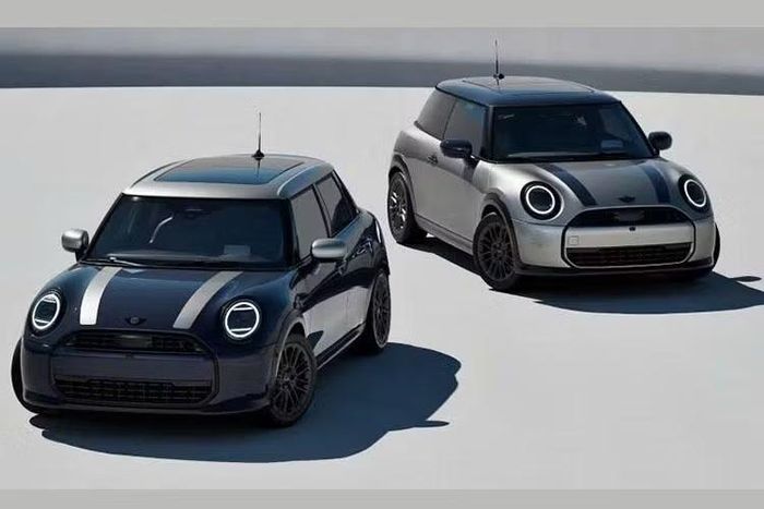 Phiên bản đặc biệt được phát triển dựa trên gói trang bị Iconic Trim đi kèm gói Comfort Plus, bổ sung hệ thống kiểm soát hành trình thích ứng có tính năng dừng và khởi động, định vị thực tế ảo tăng cường và hệ thống hỗ trợ đỗ xe Parking Assist Plus.