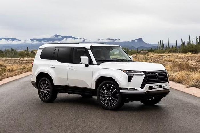 Lexus GX550 sắp được nâng cấp loạt tiện nghi, tăng khả năng off-road.