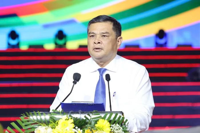 Ông Nguyễn Văn Bảy, Giám đốc Sở Văn hóa, Thể thao và Du lịch, phát biểu tại chương trình.