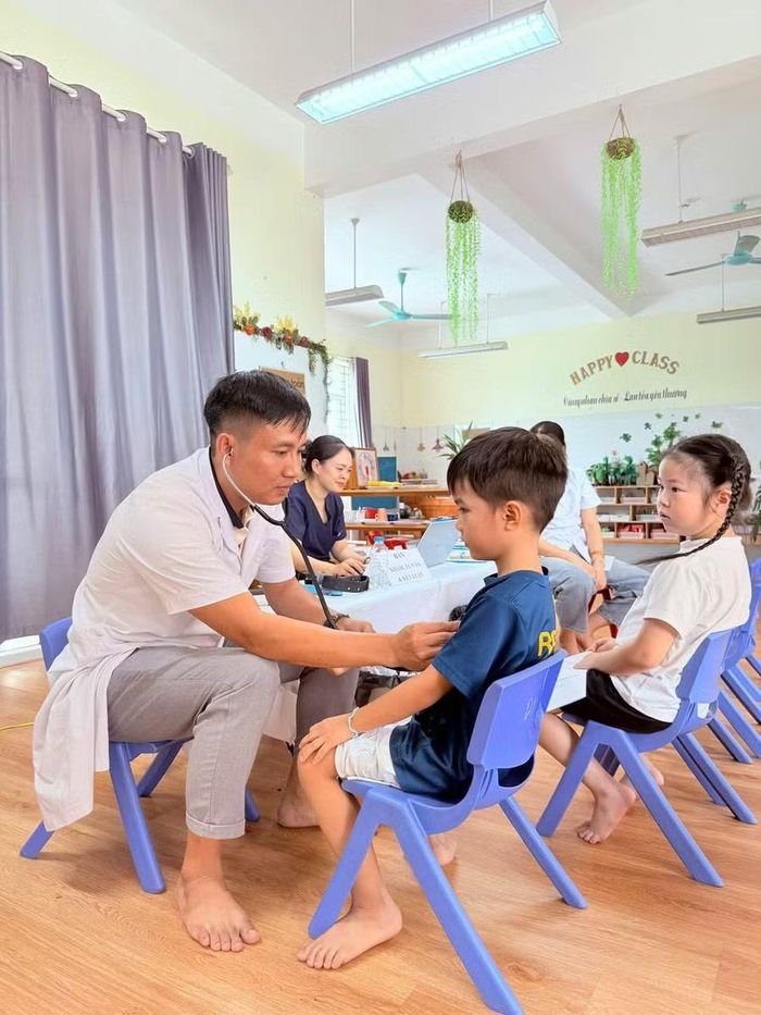 Hoạt động khám sức khỏe miễn phí nằm trong Kế hoạch của UBND xã An Khánh về chương trình “ Khám sức khỏe định kỳ miễn phí cho trẻ dưới 6 tuổi”.