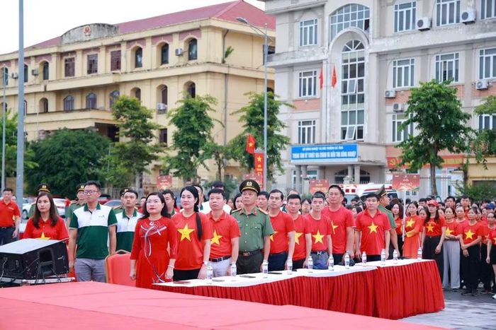Các đại biểu tham dự chương trình tại Hà Tĩnh.