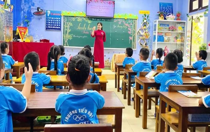 TP Huế vừa ban hành quy định mới về các khoản thu dịch vụ trong trường công lập, áp dụng từ 3/9/2026.
