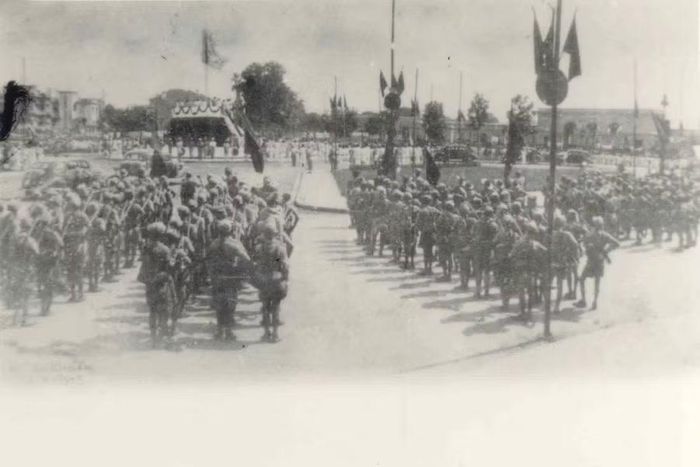 Toàn cảnh lễ đài tại Quảng trường Ba Đình - Hà Nội, ngày 2/9/1945.
