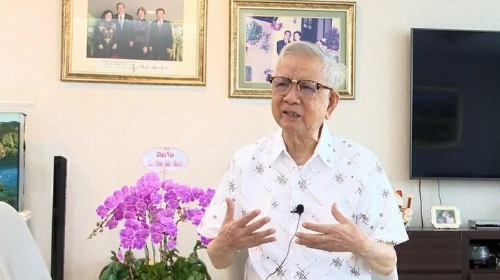 Nguyên Ủy viên Trung ương Đảng, nguyên Bộ trưởng Ngoại giao Nguyễn Dy Niên. (Ảnh: Thành Long)