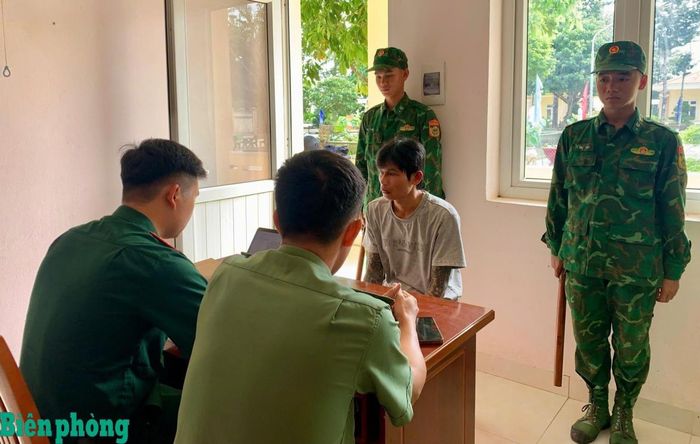 Đối tượng Nguyễn Quốc Vũ khai nhận hình vi vi phạm tại Đồn Biên phòng cửa khẩu Mỹ Quý Tây. Ảnh: Đơn vị cung cấp