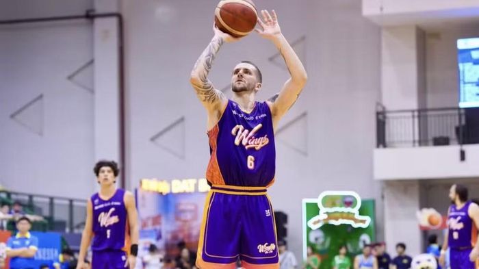 Dakota Zinser thi đấu xuất sắc giúp Ho Chi Minh City Wings giành chiến thắng. Ảnh: VBA