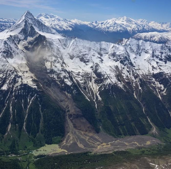 Thung lũng Lötschental gần Blatten vào ngày 30/5/2025 sau vụ sạt lở đất. Ảnh: Wikipedia