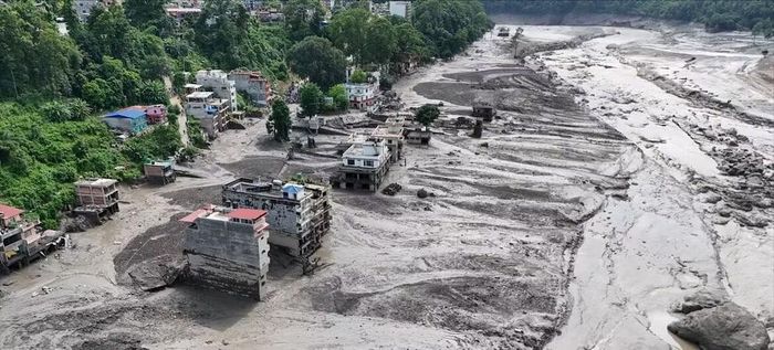 Bùn bao phủ huyện Rasuwa ở miền trung-bắc Nepal sau trận lũ quét kinh hoàng hôm 26/8. Ảnh: UNICEF