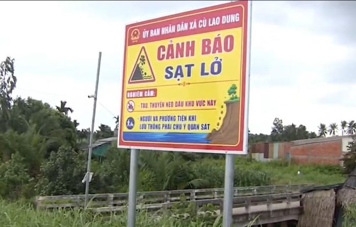 UBND TP. Cần Thơ đã công bố tình huống khẩn cấp sạt lở khu vực ấp Nguyễn Tăng, xã Cù Lao Dung.