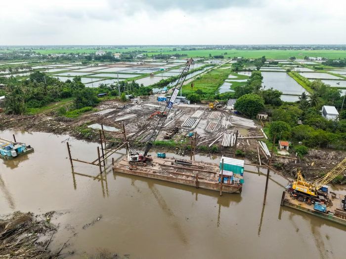 Thi công cống âu thuyền Vàm Lẽo ở Cà Mau