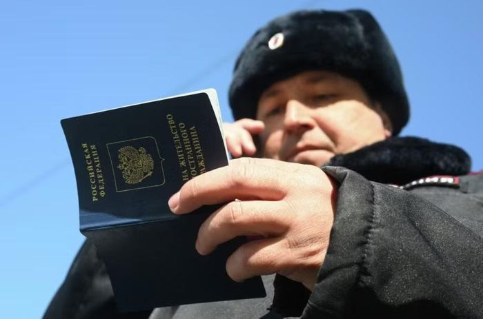 Ông Milonov cho rằng, Nga không nên đóng cửa với người nhập cư nước ngoài. Ảnh: News.ru.