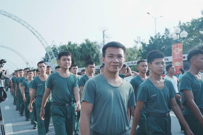 Sau khi xuất phát từ khu vực trước cổng UBND tỉnh trên đường Hùng Vương, lộ trình đi bộ sẽ đi qua Bảo tàng tỉnh, Thư viện tỉnh, ngã ba đường Chùa Tiên, sau đó quay trở lại đường Hùng Vương và về đích tại vị trí xuất phát.