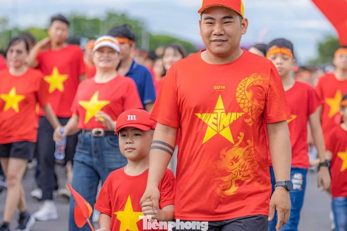 Thông qua hoạt động đi bộ đồng loạt, chương trình góp phần lan tỏa phong trào “Toàn dân rèn luyện thân thể theo gương Bác Hồ vĩ đại”, xây dựng lối sống văn minh, lành mạnh trong cộng đồng, đồng thời, tạo sự kết nối giữa người dân, phát huy tinh thần đoàn kết, ý chí tự lực, tự cường và khát vọng phát triển đất nước.