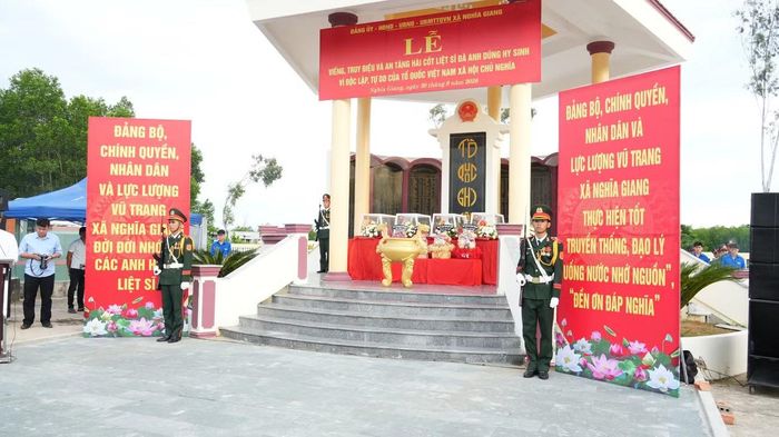 Các hài cốt liệt sĩ được đưa về nơi an táng tại Nghĩa trang Liệt sĩ thôn An Hội Bắc 1 (xã Nghĩa Giang).
