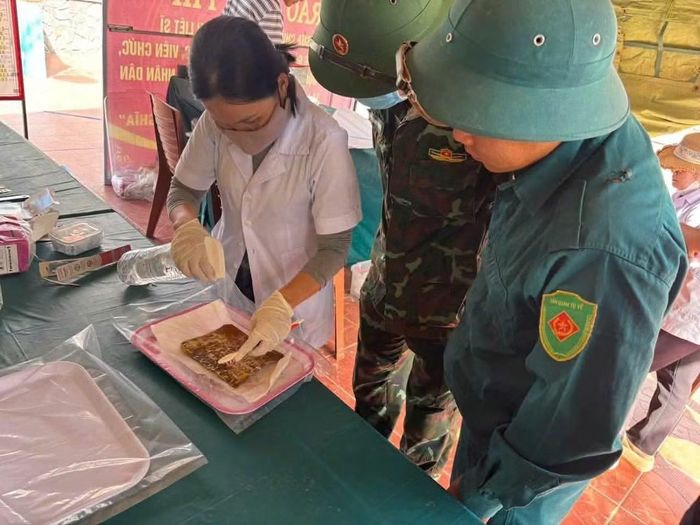 Lực lượng chức năng tiếp tục xác minh tìm kiếm thân nhân cho liệt sĩ.