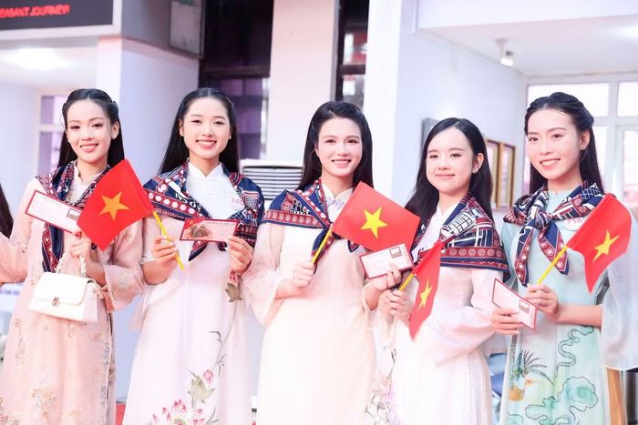Những tấm vé đưa thí sinh Hoa hậu Việt Nam bước vào hành trình tìm lại ký ức văn hóa, lịch sử.