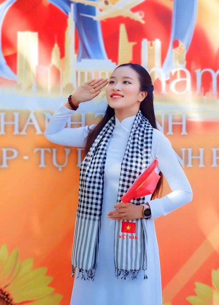 Bên cạnh thành tích học tập ấn tượng, Minh Khuê cũng dành thời gian tham gia các hoạt động ngoại khóa, hoạt động cộng đồng.