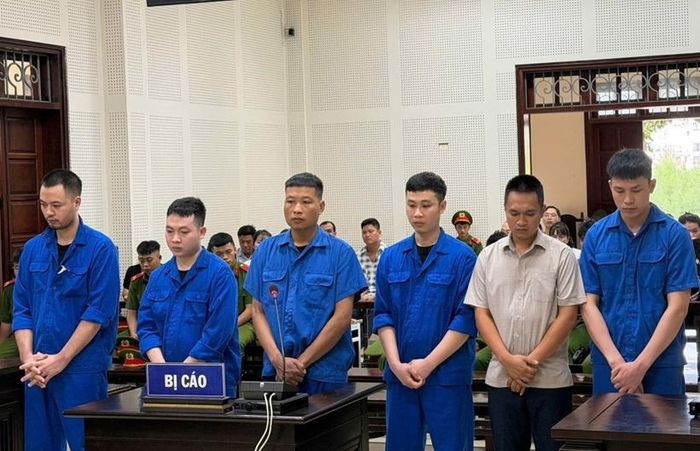 Các bị cáo tại phiên tòa.