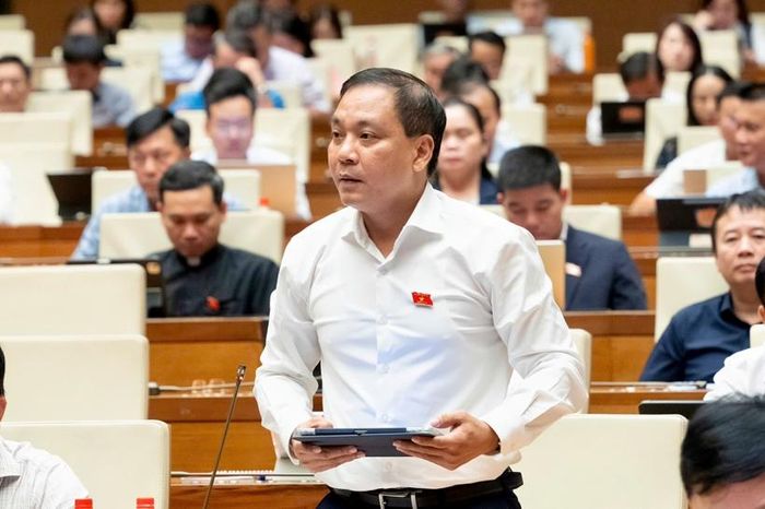 Đại biểu Nguyễn Tiến Hùng, Đoàn ĐBQH thành phố Huế phát biểu trong phiên thảo luận về dự án Bộ luật Tố tụng hình sự (sửa đổi) tại Kỳ họp không thường lệ thứ Nhất, Quốc hội khóa XVI, tháng 8/2026. Ảnh: Media Quốc hội.
