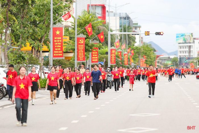 Thông qua mục tiêu “10 tỷ bước xanh”, hoạt động góp phần duy trì thói quen vận động, nâng cao sức khỏe, kết nối cộng đồng và giảm tác động đến môi trường.