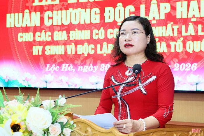 Phó Chủ tịch UBND tỉnh Nguyễn Thị Nguyệt phát biểu tại buổi lễ.