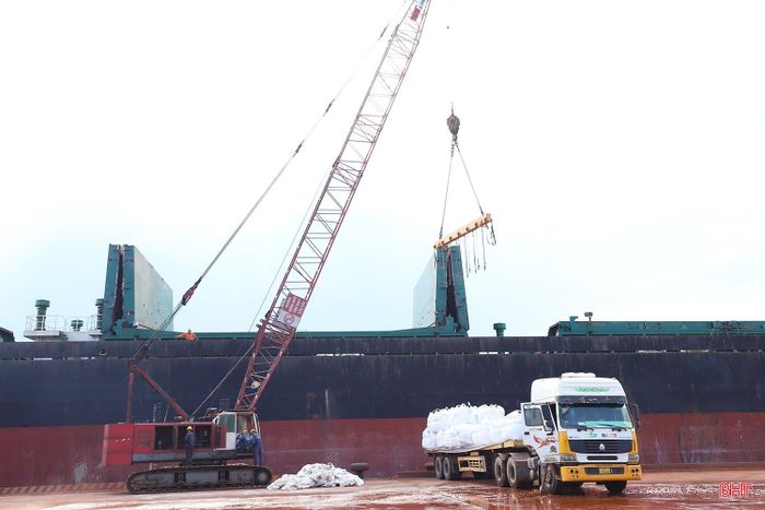 Công ty CP Cảng quốc tế Lào – Việt đảm bảo xếp dỡ, thông quan hàng hóa xuyên suốt kỳ nghỉ lễ.
