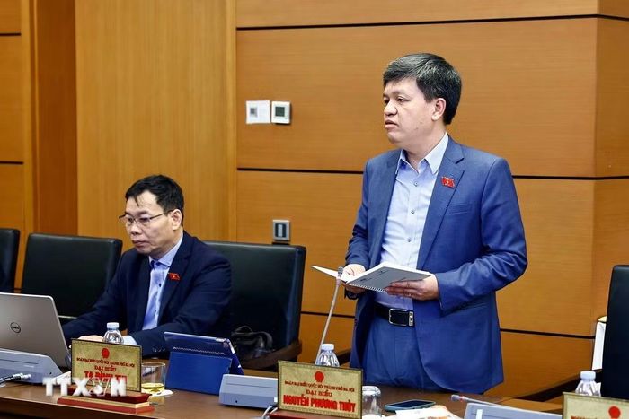 Đại biểu Quốc hội Thành phố Hà Nội Tạ Đình Thi phát biểu. (Ảnh: Doãn Tấn/TTXVN)