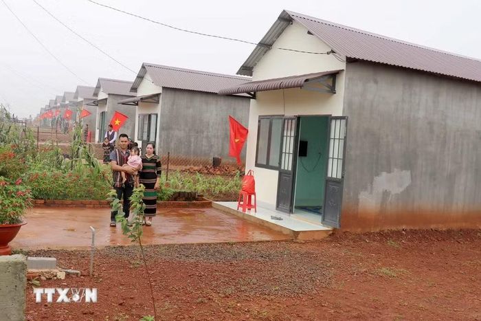 Điểm dân cư liền kề chốt dân quân biên giới tại xã Quảng Trực, tỉnh Lâm Đồng, vừa được bàn giao và đưa vào sử dụng. (Ảnh: Hưng Thịnh/TTXVN)