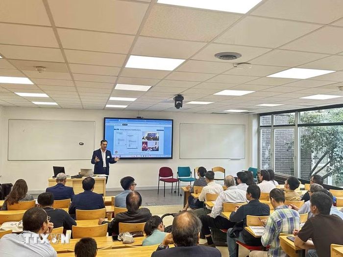 Hội thảo được tổ chức bằng hình thức trực tuyến và trực tiếp, thu hút các chuyên gia hàng đầu về năng lượng điện hạt nhân trên toàn thế giới. (Ảnh: Ngọc Hiệp/TTXVN)