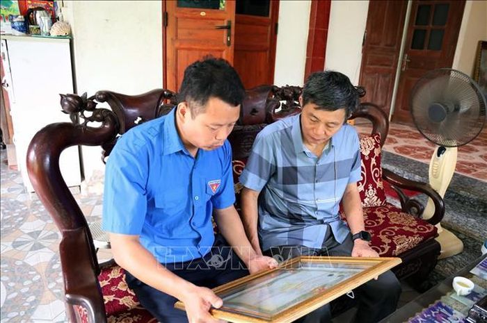 Những câu chuyện về Liệt sỹ Nguyễn Thị Oánh vẫn được ông Nguyễn Đình Tuế kể lại với niềm thương nhớ và tự hào về người chị đã hy sinh khi tuổi đời còn rất trẻ vì quê hương, đất nước.