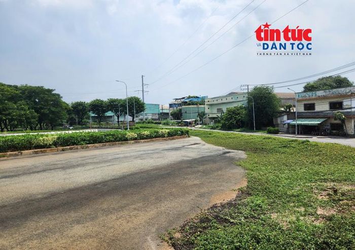 Tuyến đường Võ Văn Kiệt nối dài từ đường Lê Khả Phiêu đến ranh giới tỉnh Tây Ninh, dự kiến khởi công quý 3/2028 và khai thác đầu năm 2031.