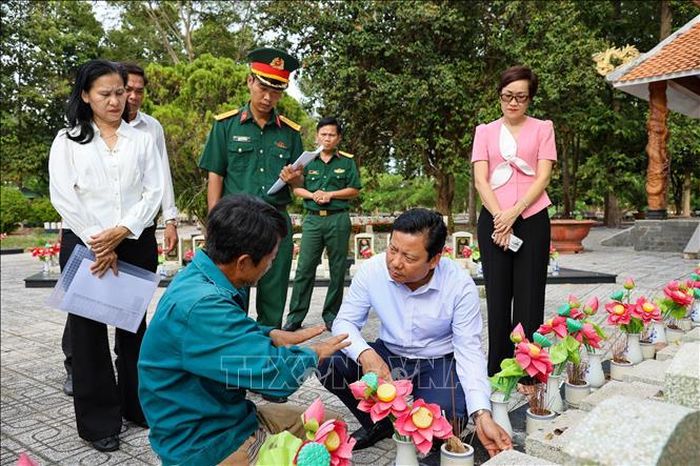Lãnh đạo tỉnh Tây Ninh theo dõi, kiểm tra và động viên lực lượng thực hiện nhiệm vụ lấy mẫu sinh phẩm hài cốt liệt sĩ, góp phần bảo đảm tiến độ, chất lượng công tác xác định danh tính liệt sĩ.