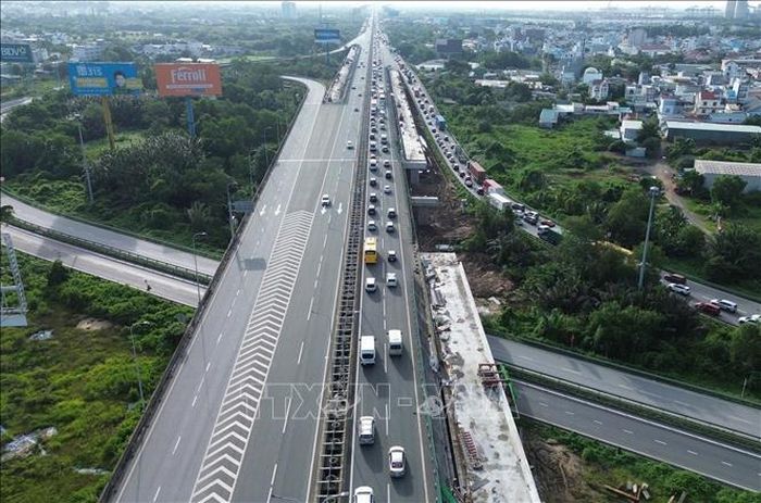 Cao tốc TP Hồ Chí Minh - Long Thành ùn ứ kéo dài 10 km, sáng 30/8 ngày nghỉ lễ thứ hai kỳ nghỉ Quốc khánh 2/9.