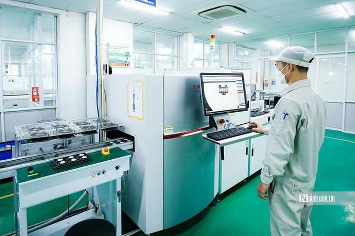 Tạo điều kiện để người lao động thường xuyên học tập, đào tạo lại và nâng cao kỹ năng.