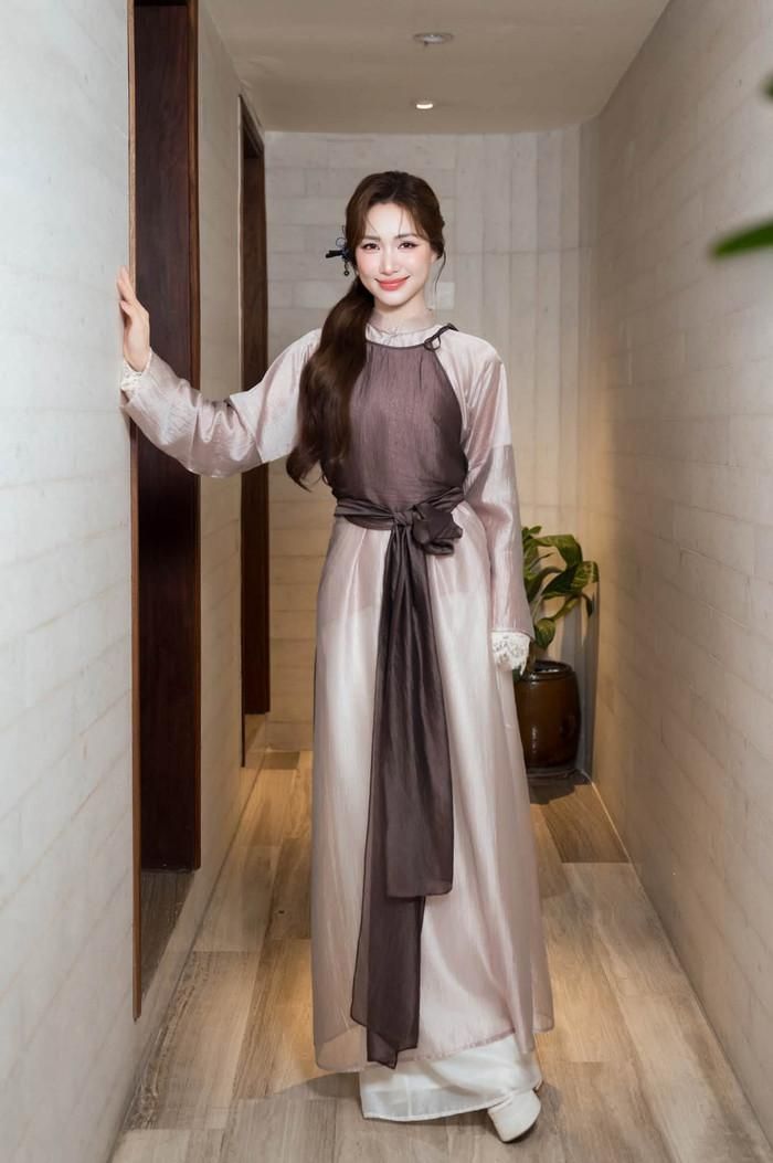 Dù chỉ đảm nhận vai khách mời, Hòa Minzy vẫn để lại dấu ấn và được nhận xét có tiềm năng ở lĩnh vực diễn xuất. Ảnh: FBNV
