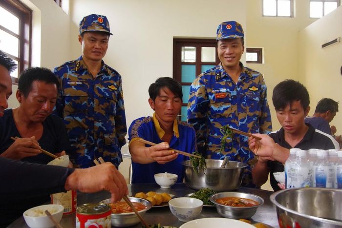Những bữa cơm ấm tình quân - dân nơi đầu sóng Trường Sa trong những ngày đón Tết Độc lập 2/9
