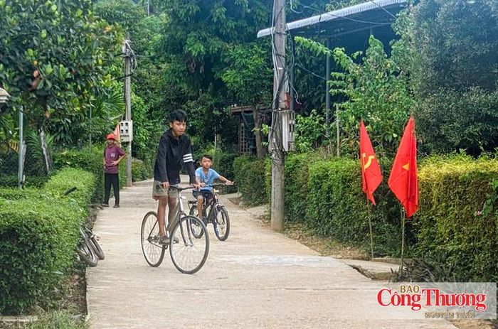 Hình ảnh thôn Tà Rinh hôm nay xanh sạch và hiền hoà