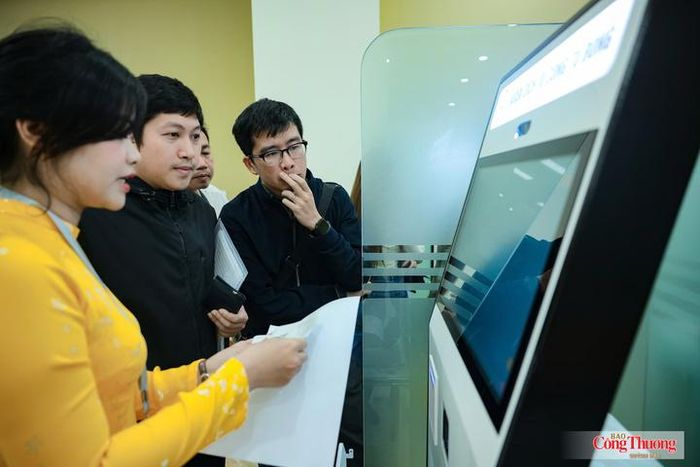 Các bộ, ngành đang đẩy mạnh triển khai công tác chuyển đổi số vào các lĩnh vực hoạt động nhằm hỗ trợ người dân, doanh nghiệp.