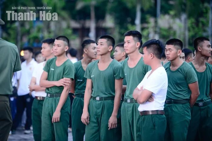 Chương trình tại Thanh Hóa huy động khoảng 3.000 đến 6.000 người, bao gồm cán bộ, công chức, viên chức, lực lượng vũ trang, lực lượng tham gia bảo vệ an ninh, trật tự ở cơ sở đến giảng viên, sinh viên, học sinh, phóng viên, biên tập viên, nghệ sĩ, diễn viên và đông đảo các tầng lớp Nhân dân.