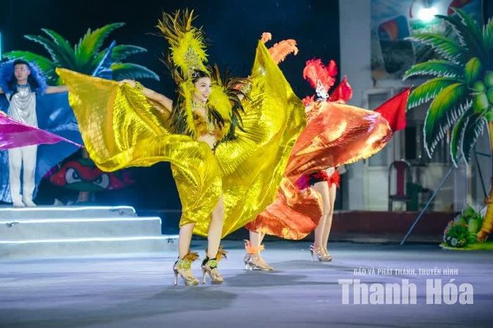 Biển Hải Tiến bừng sáng với vũ điệu Flamenco quyến rũ và sôi động.