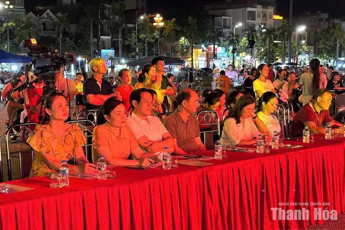 Các đại biểu dự buổi tổng duyệt.