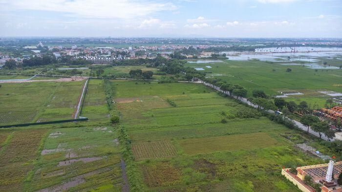 Về chủ đầu tư, Thái Nam Land thành lập vào tháng 8/2023, trụ sở tại tòa nhà Thai Nam Building trên đường Dương Đình Nghệ, phường Cầu Giấy, Hà Nội. Thời điểm thành lập, doanh nghiệp có vốn điều lệ 2.500 tỷ đồng, trong đó CTCP Tập đoàn Đầu tư Thái Nam nắm 10%. Đến tháng 1/2026, Thái Nam Land tăng vốn lên mức 9.500 tỷ đồng. 