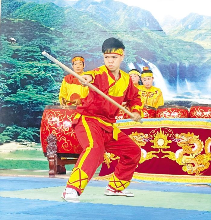  Biểu diễn võ thuật, thể hiện tinh thần thượng võ của vùng đất Tây Sơn. 