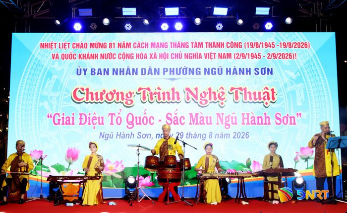 Tiết mục hòa tấu quốc tế tại chương trình. Ảnh: TRỌNG HUY